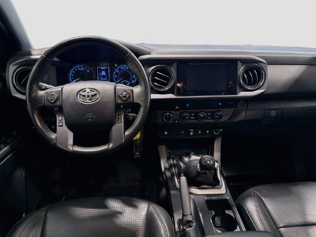 Certified 2019 Toyota Tacoma TRD Off-Road w/ TRD Premium Off Road Package AWD/4WD image 19