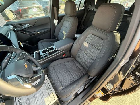 New 2026 Chevrolet Equinox LT AWD/4WD image 13