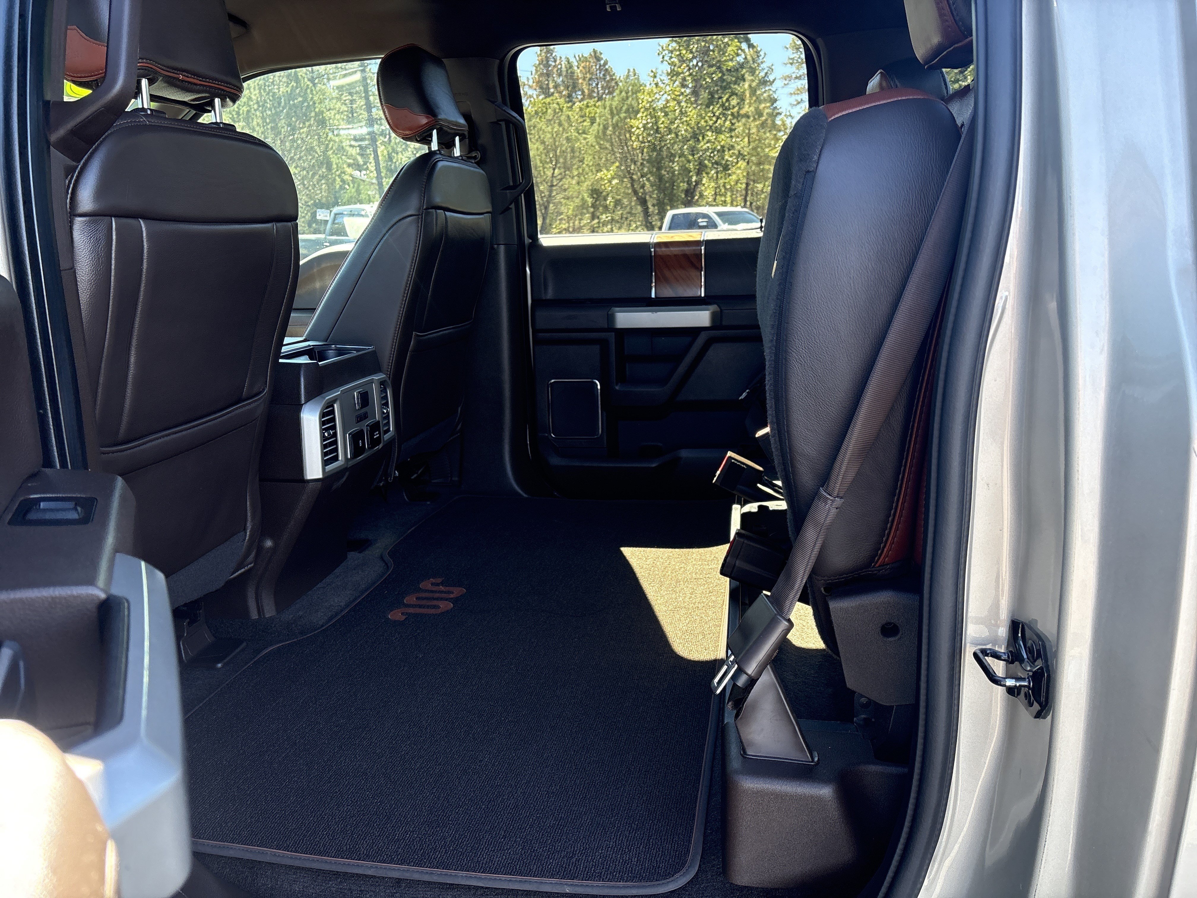 Used 2018 Ford F150 King Ranch w/ Equipment Group 601A Luxury AWD/4WD image 13