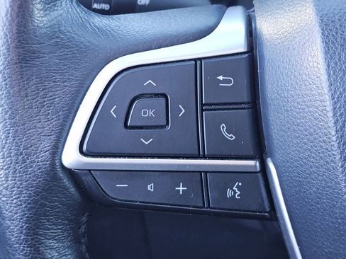 Used 2024 Toyota Sienna XLE image 17