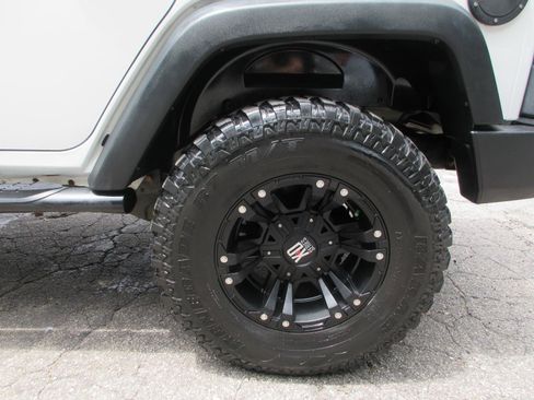 Used 2015 Jeep Wrangler Unlimited Sport w/ Quick Order Package 23S AWD/4WD image 19