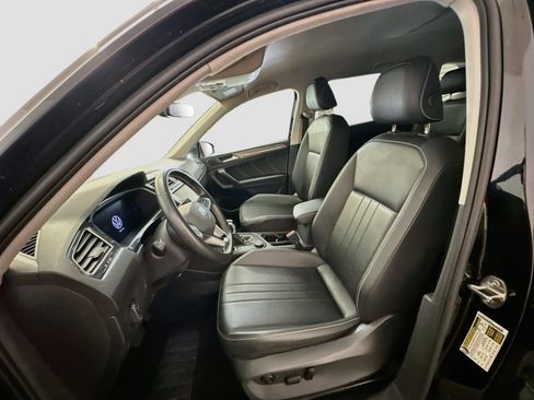 Used 2024 Volkswagen Tiguan SE AWD/4WD image 13