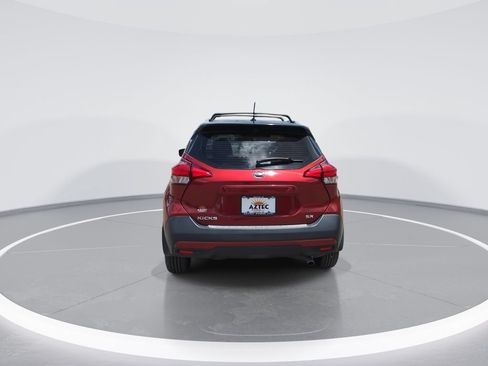 Used 2018 Nissan Kicks SR w/ Interior Electronics Package FWD image 7