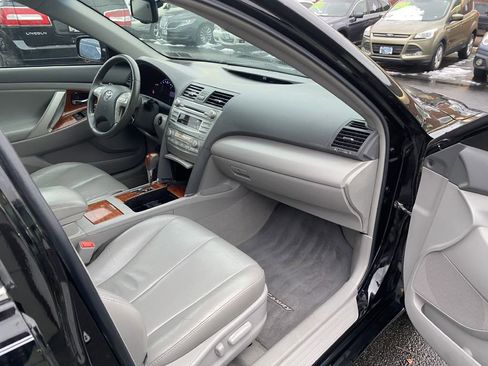 Used 2011 Toyota Camry SE image 17