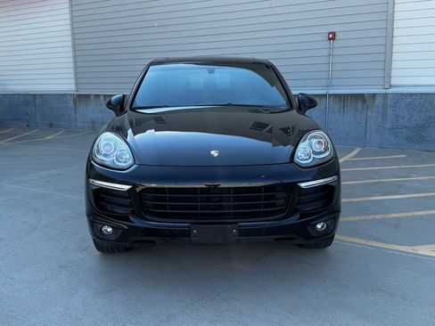 Used 2016 Porsche Cayenne w/ Premium Package image 8