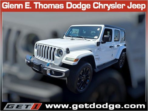 Used 2023 Jeep Wrangler Unlimited Sahara w/ Cold Weather Group AWD/4WD image 3
