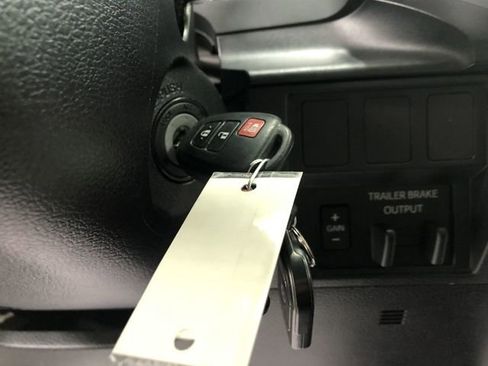 Used 2020 Toyota Tundra SR5 image 30