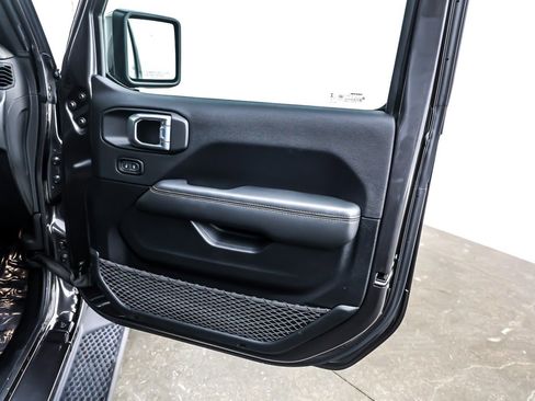 Used 2021 Jeep Wrangler Unlimited Sahara image 23