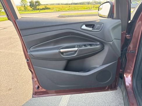 Used 2018 Ford Escape SE w/ SE Sync 3 Package AWD/4WD image 25