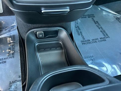 New 2026 Chrysler Pacifica Select image 21