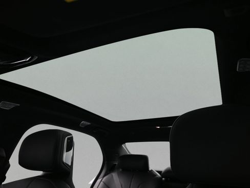 Used 2023 BMW 760i xDrive w/ Executive Package AWD/4WD image 42