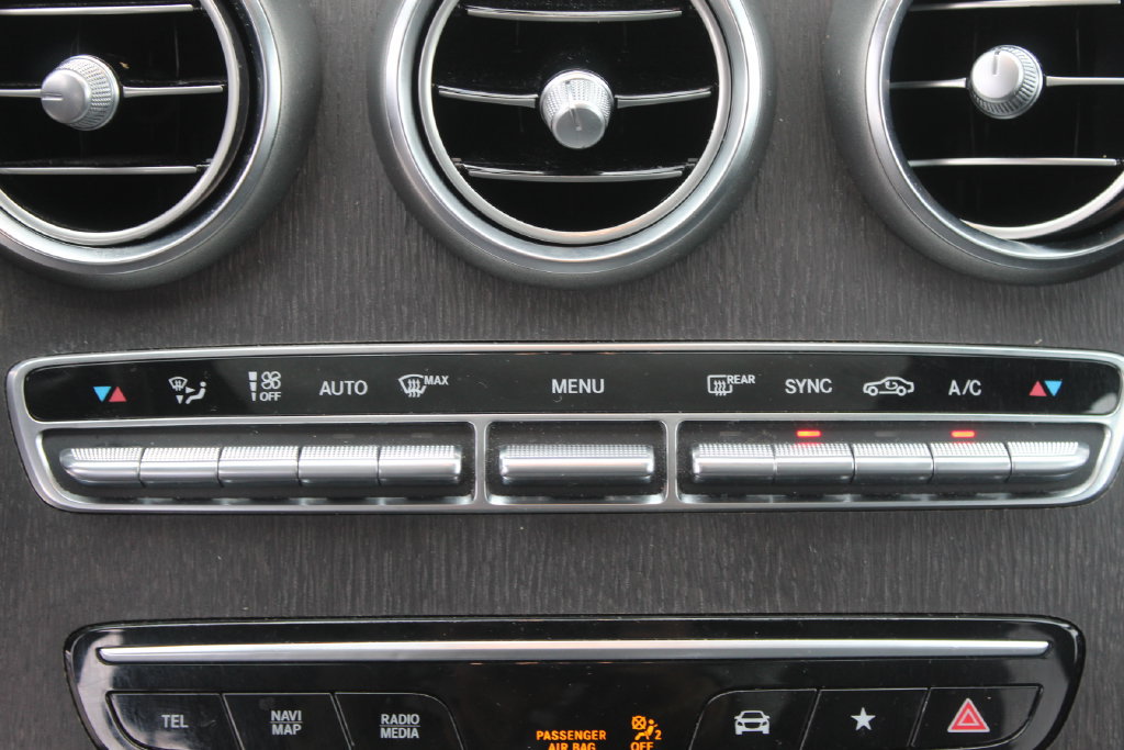 Used 2020 Mercedes-Benz GLC 300 image 24