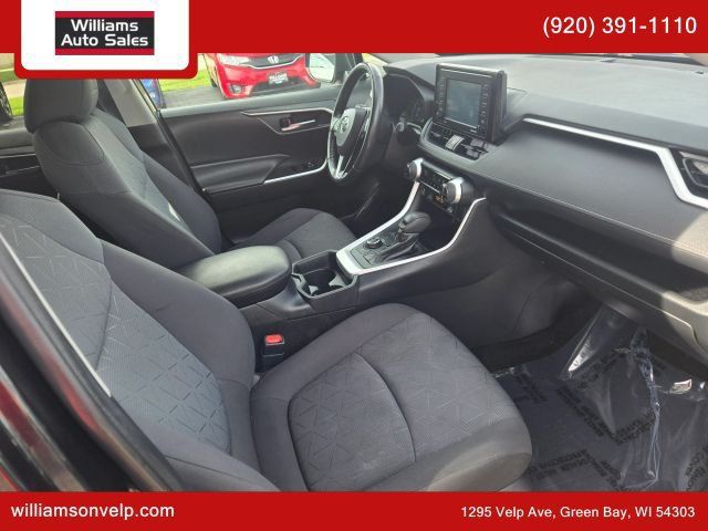 Used 2020 Toyota RAV4 XLE w/ XLE Grade Weather Package AWD/4WD image 16