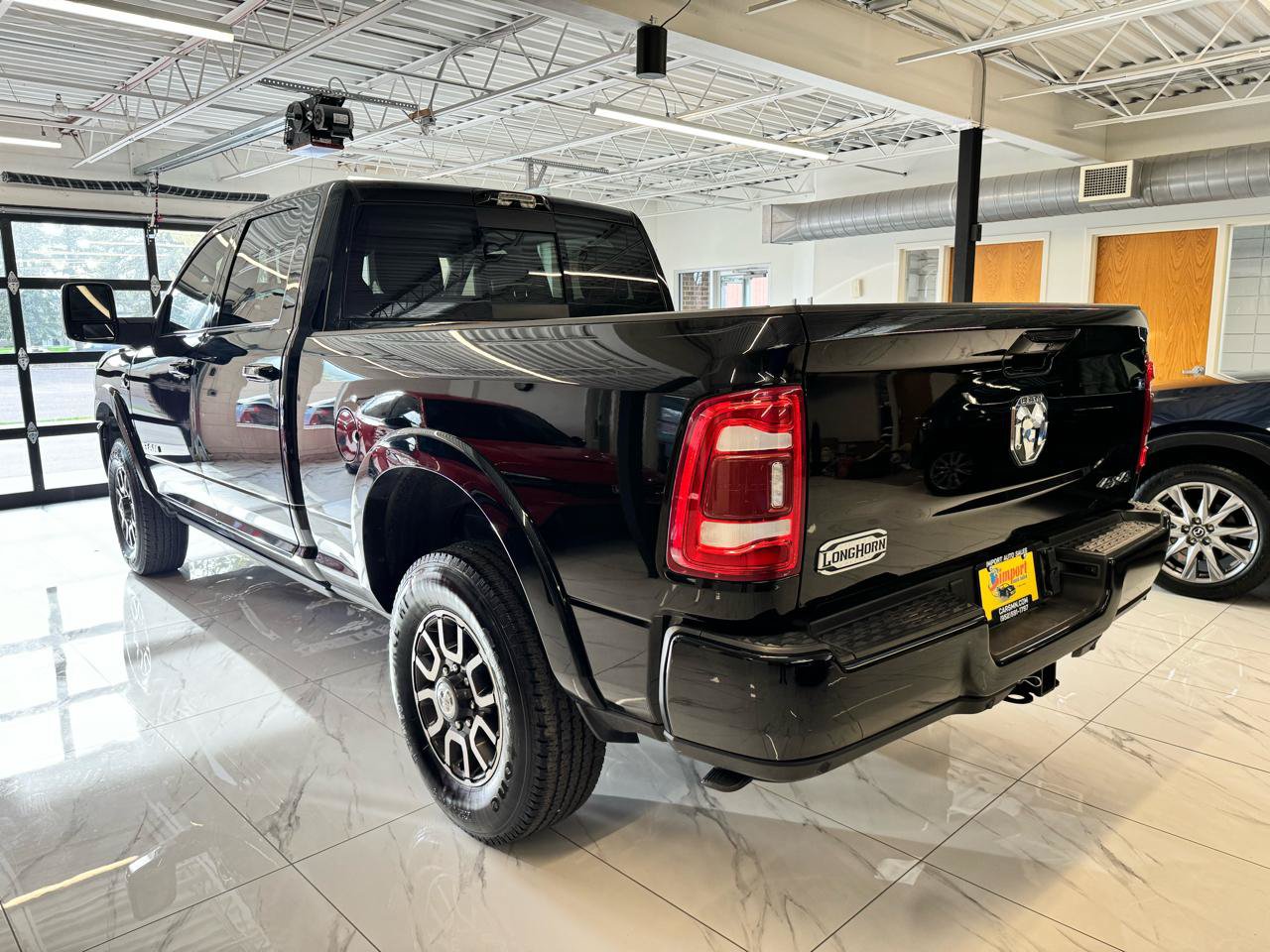 Used 2024 RAM 2500 Limited w/ Towing Technology Group AWD/4WD image 7
