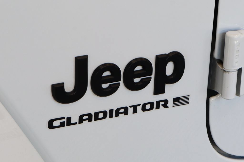 Used 2025 Jeep Gladiator Sport AWD/4WD image 49