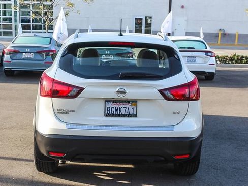 Used 2018 Nissan Rogue Sport SV image 6