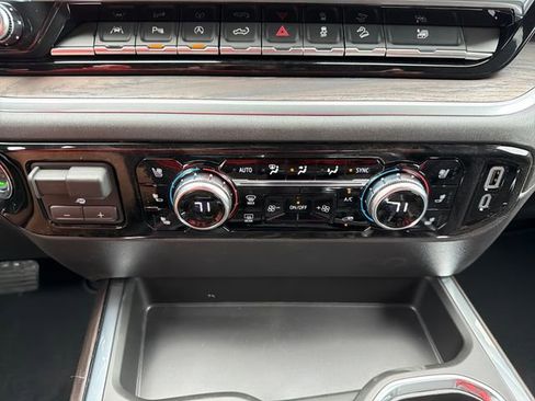 New 2026 GMC Sierra 1500 SLT AWD/4WD image 14