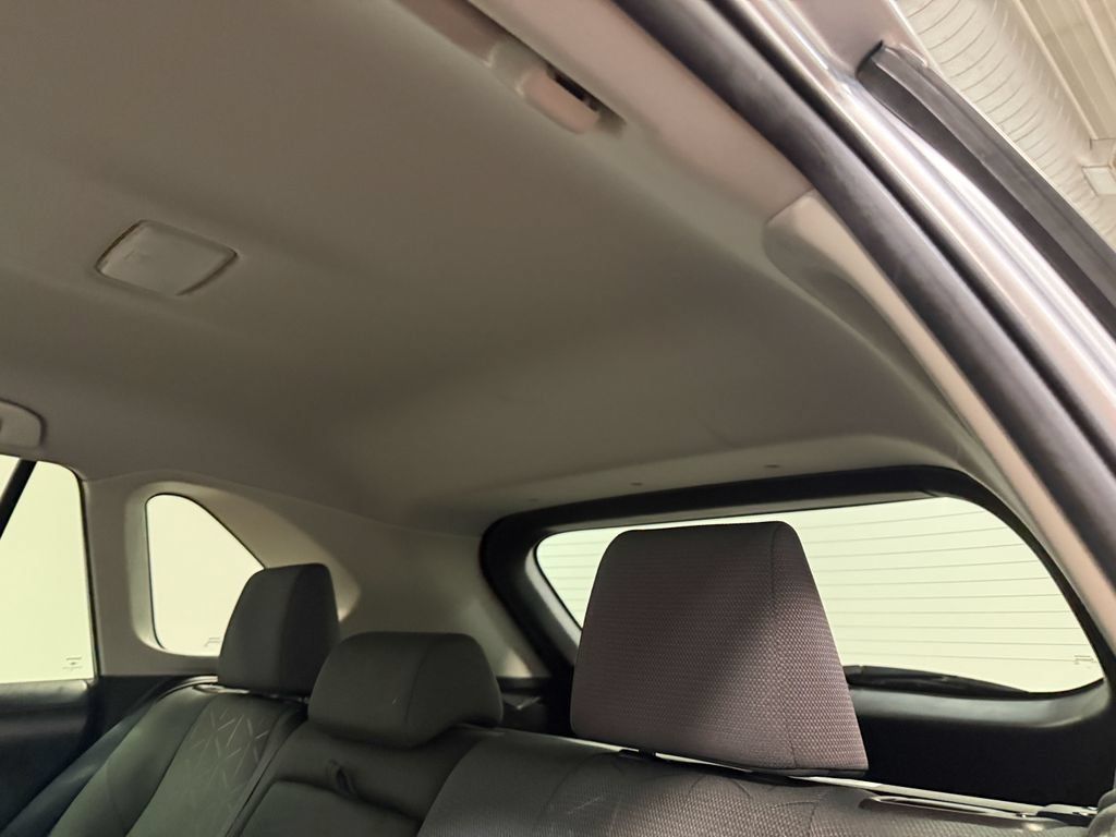 Used 2025 Toyota RAV4 XLE AWD/4WD image 49