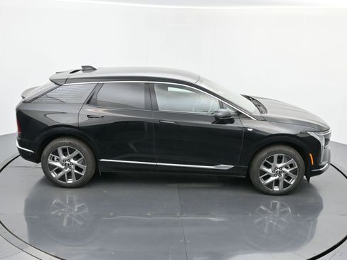 New 2025 Cadillac Optiq Luxury 2 w/ LPO, Floor Liner Package image 28