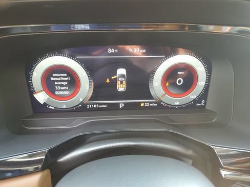 Used 2025 Nissan Pathfinder Platinum FWD image 19