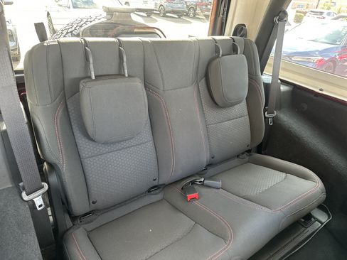 Used 2022 Jeep Wrangler Rubicon AWD/4WD image 14