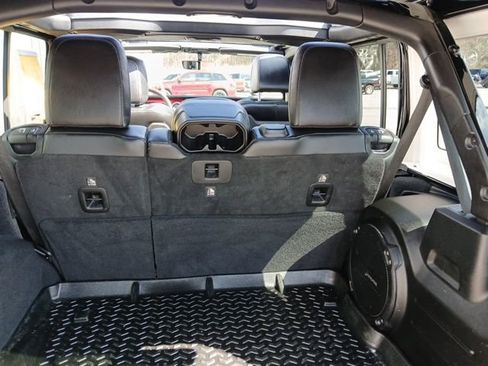 Used 2018 Jeep Wrangler Unlimited Rubicon image 14