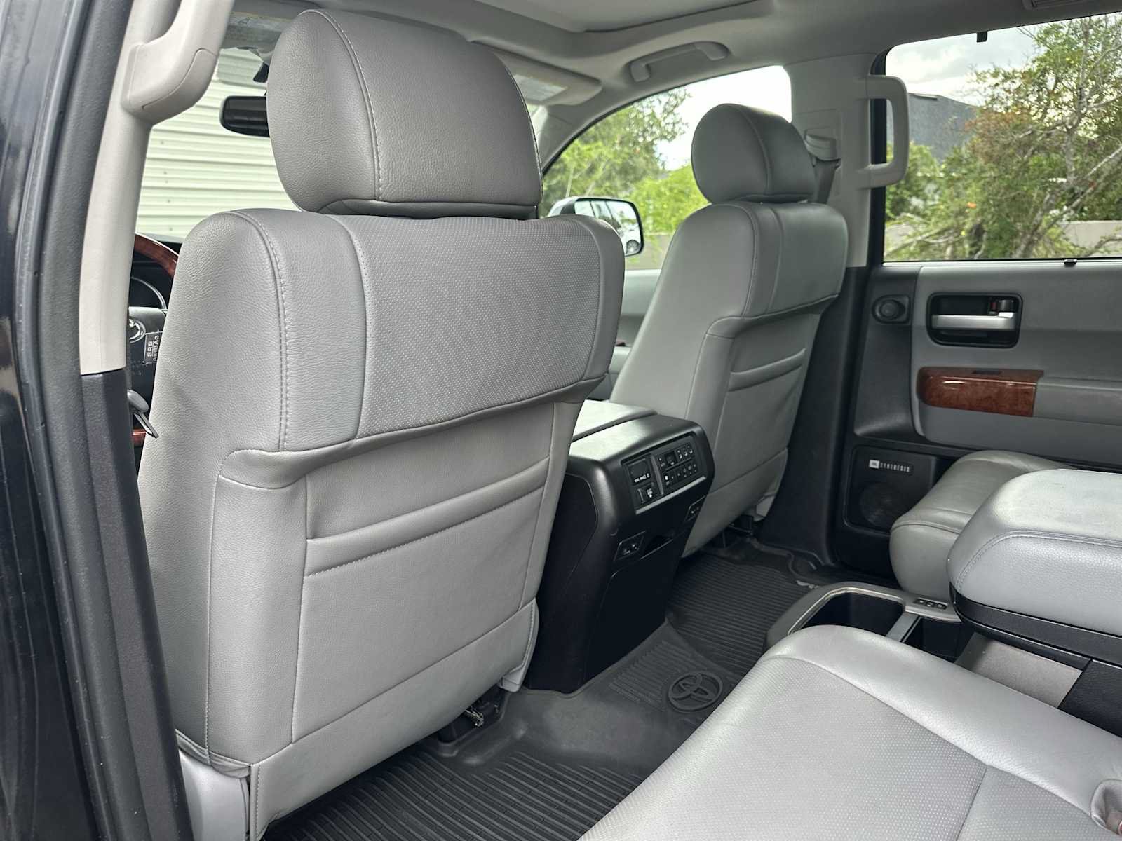 Used 2018 Toyota Sequoia Platinum AWD/4WD image 16