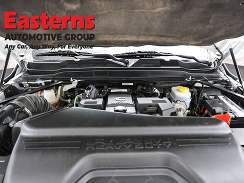 Used 2022 RAM 2500 Tradesman w/ Chrome Appearance Group AWD/4WD image 7