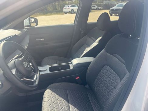 Used 2025 Nissan Kicks SV image 24