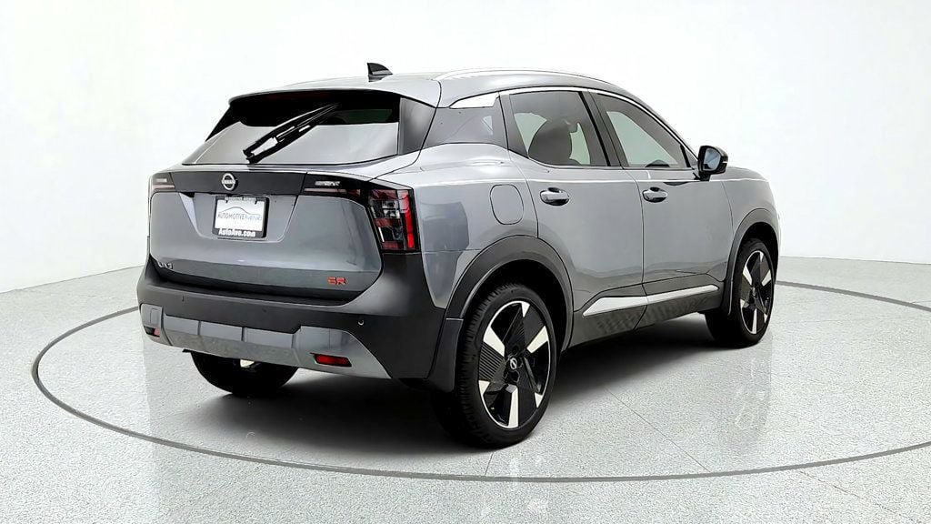 Used 2026 Nissan Kicks SR FWD image 5