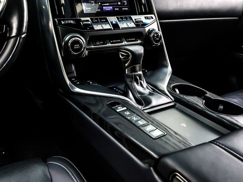 Used 2022 Lexus LX 600 4WD w/ Luxury Package image 7