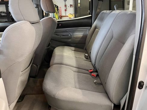 Used 2011 Toyota Tacoma 4x4 Double Cab w/ TRD Off-Road Pkg w/JBL Audio image 18