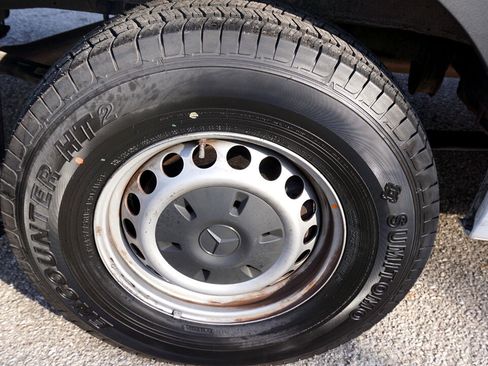 Used 2020 Mercedes-Benz Sprinter 2500 w/ Driver Convenience Package image 19