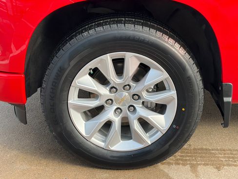 Used 2023 Chevrolet Silverado 1500 Custom image 4