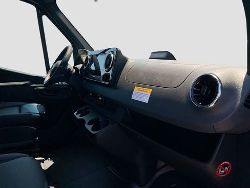 New 2025 Mercedes-Benz Sprinter 2500 image 30