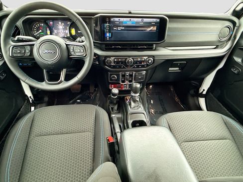Used 2025 Jeep Wrangler Unlimited Rubicon 4xe w/ Safety Group AWD/4WD image 14