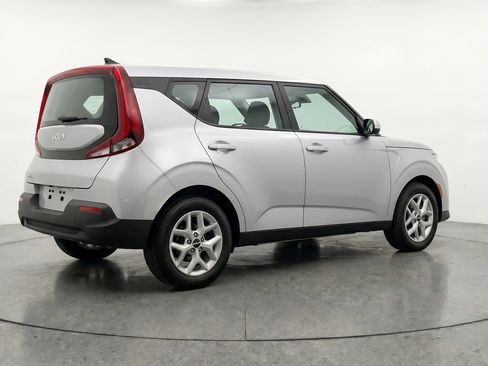Used 2025 Kia Soul FWD image 9