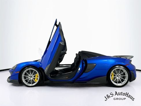 Used 2020 McLaren 600LT Spider RWD image 4
