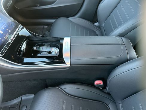 Used 2025 Mercedes-Benz C 300 4MATIC Sedan w/ AMG Line w/ Night Package image 18