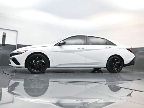 New 2026 Hyundai Elantra Sport FWD image 31