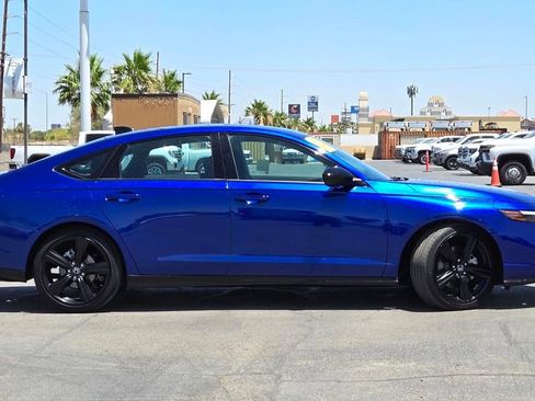 Used 2025 Honda Accord Sport image 3