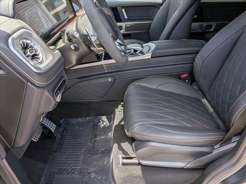 Certified 2024 Mercedes-Benz G 63 AMG 4MATIC w/ Seat Comfort Package image 17