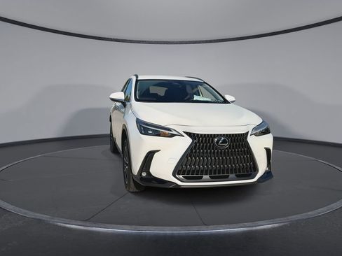 Used 2024 Lexus NX 250 FWD w/ Towing Package (2000 Lbs) image 3