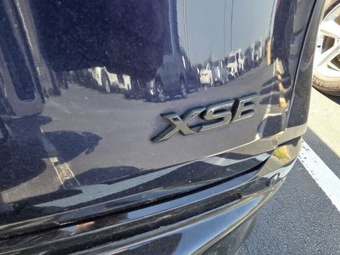 Used 2025 Toyota Sienna XSE FWD image 10