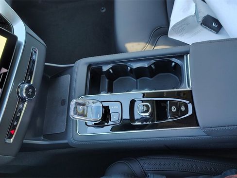 New 2026 Volvo XC90 B6 Plus image 23