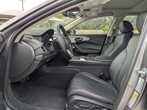 Certified 2025 Acura TLX w/ Technology Package image 10