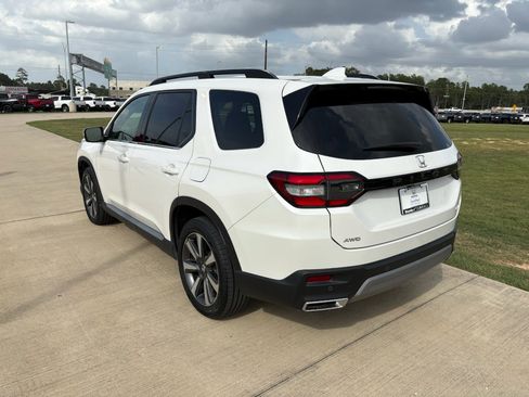 Certified 2025 Honda Pilot Elite image 6