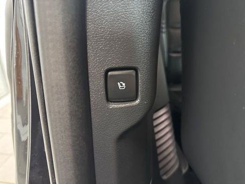 Used 2023 Lincoln Navigator Reserve image 13