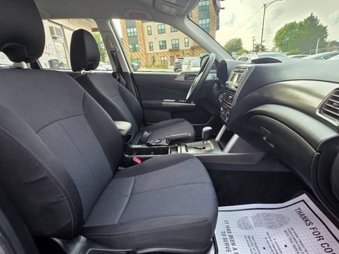 Used 2012 Subaru Forester 2.5X w/ Alloy Wheel Pkg AWD/4WD image 10
