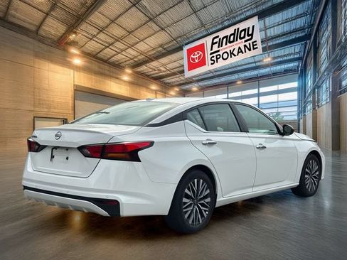 Used 2025 Nissan Altima 2.5 SV FWD image 4